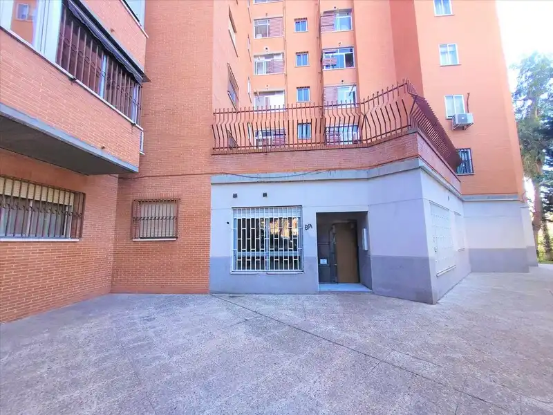 Vista exterior de Pis en venda en Madrid