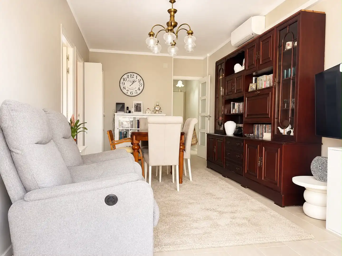 Wohnzimmer von Dachboden zum Verkauf in Barcelona mit Klimaanlage, Heizung und Parkett