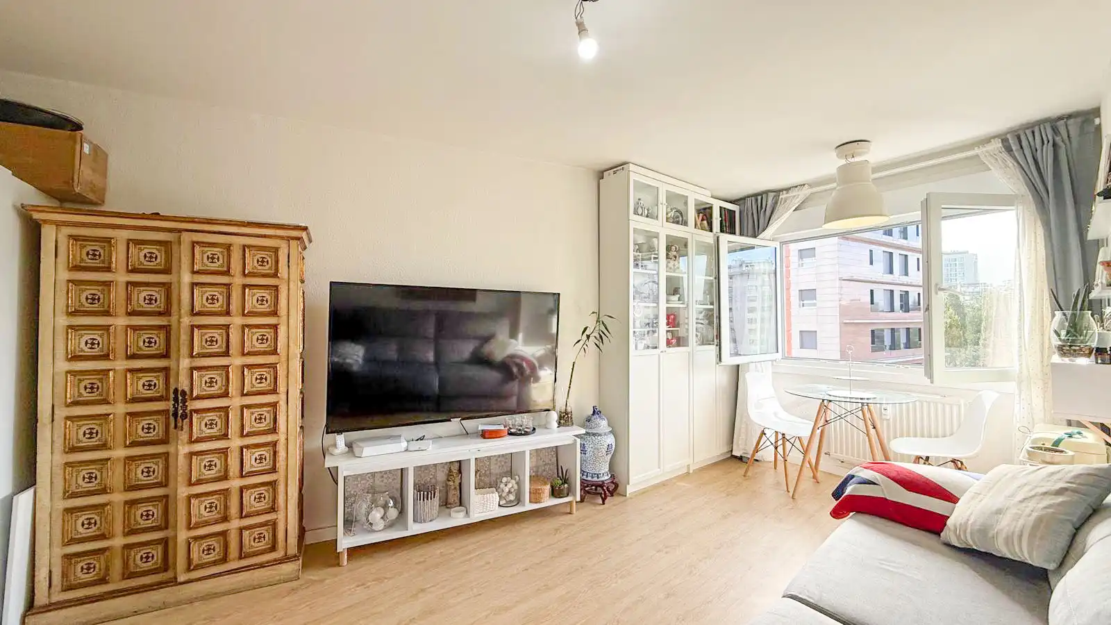 Sala de estar de Estudio en venta en Vigo  con Calefacción, Horno y Lavadora