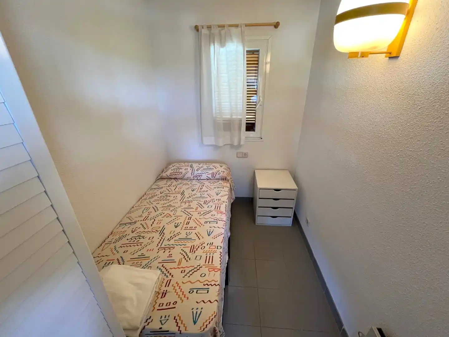 Schlafzimmer von Dachboden zum Verkauf in Palamós mit Terrasse und Möbliert