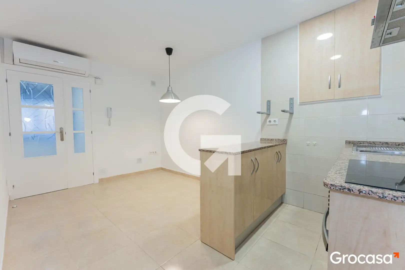 Kitchen of Flat for sale in Cornellà de Llobregat  with Air Conditioner and Oven