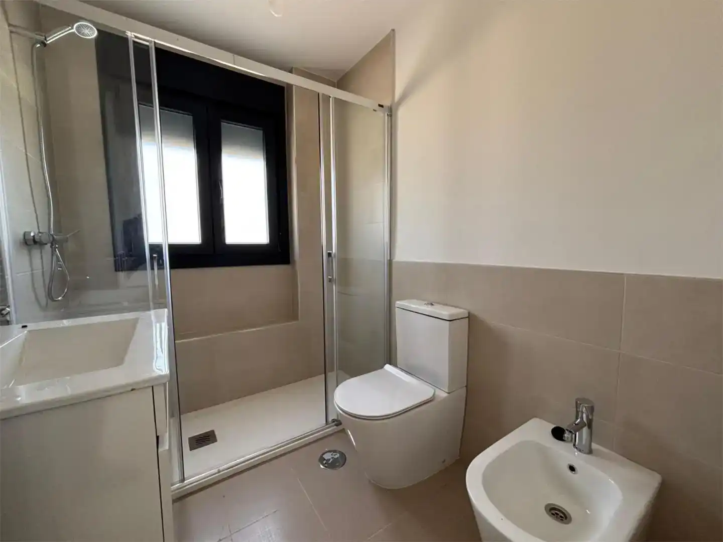Bany de Casa o xalet en venda en Castilleja de la Cuesta amb Aire condicionat