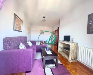 Living room of Flat for sale in Ourense Capital   with Heating, Private garden and Parquet flooring