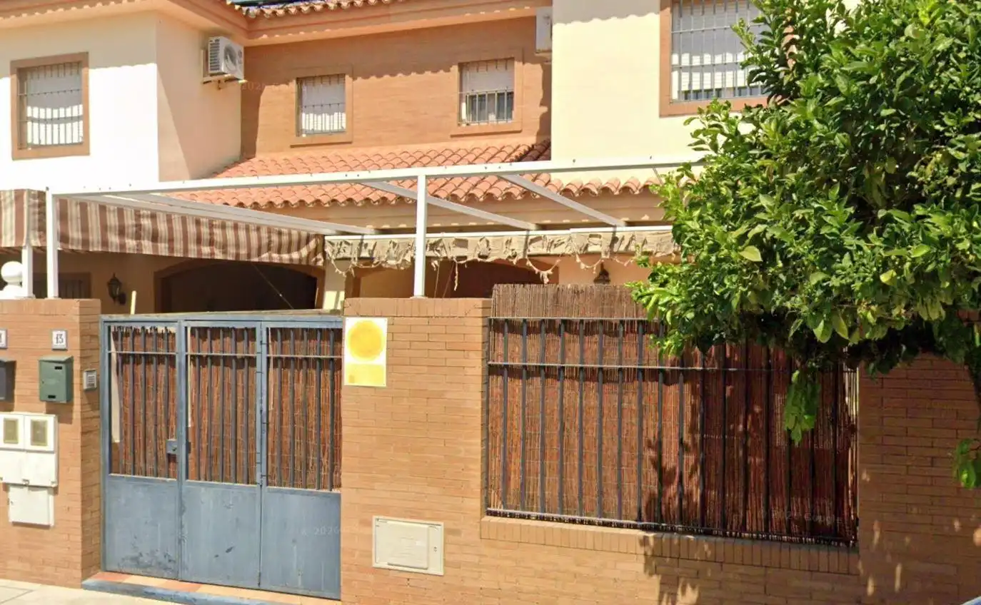 Exterior view of Houses for sale in Dos Hermanas