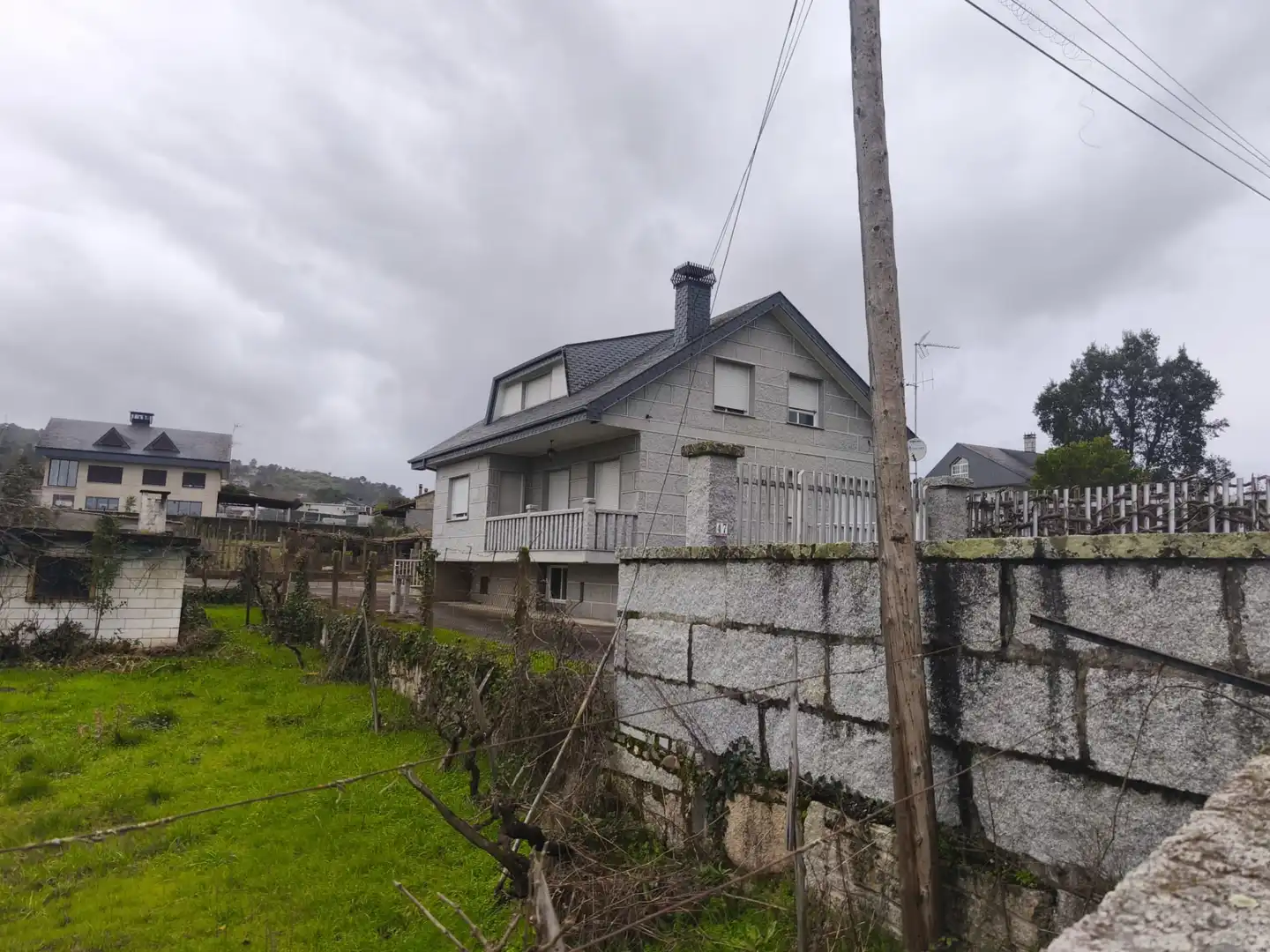 Vista exterior de Casa o chalet en venta en Barbadás con Calefacción, Jardín privado y Parquet