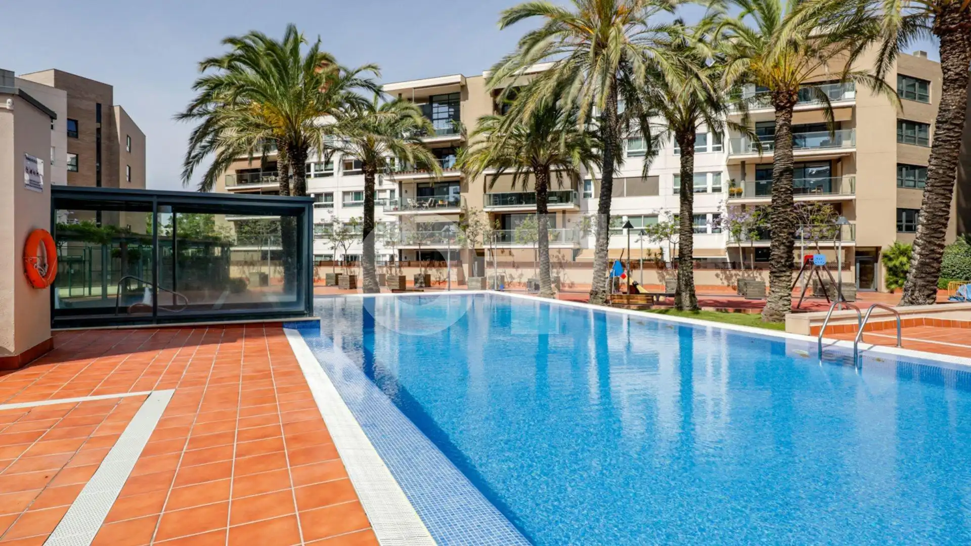 Schwimmbecken von Wohnungen zum Verkauf in Barcelona mit Heizung, Terrasse und Abstellraum