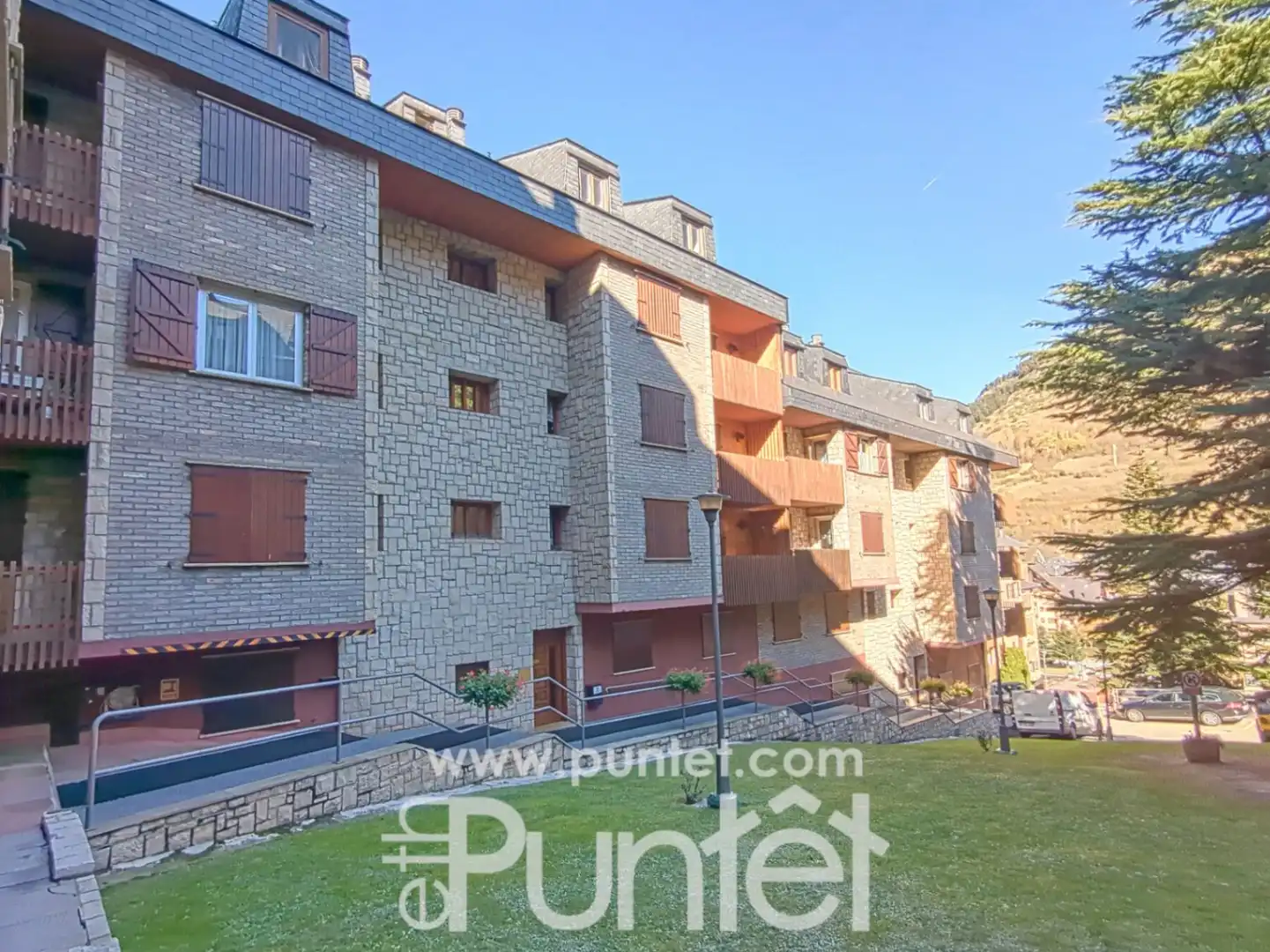 Vista exterior de Dúplex en venta en Vielha e Mijaran con Calefacción, Piscina y Amueblado