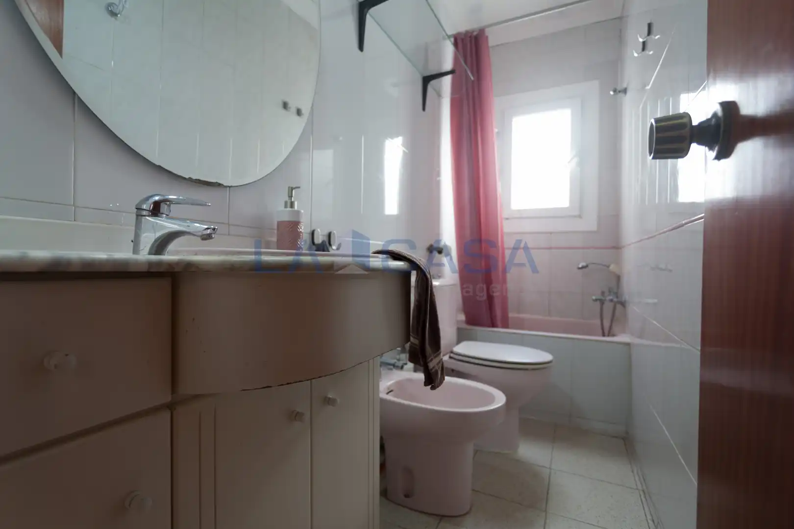 Badezimmer von Wohnung zum Verkauf in L'Hospitalet de Llobregat