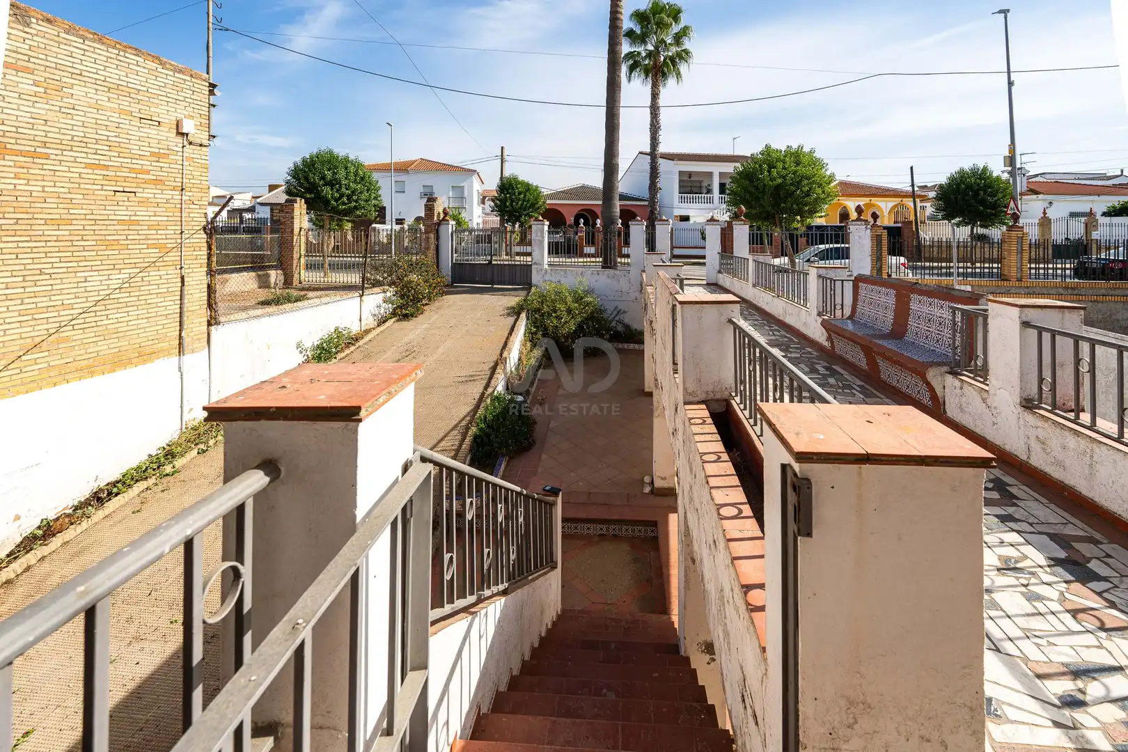Vista exterior de Casa o xalet en venda en Rociana del Condado amb Calefacció i Terrassa