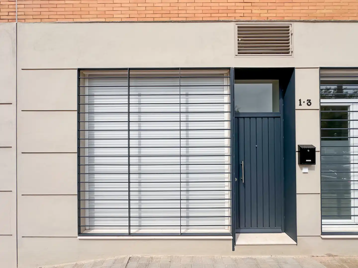 Exterior view of Flat for sale in Sevilla  with Air Conditioner, Furnished and Oven