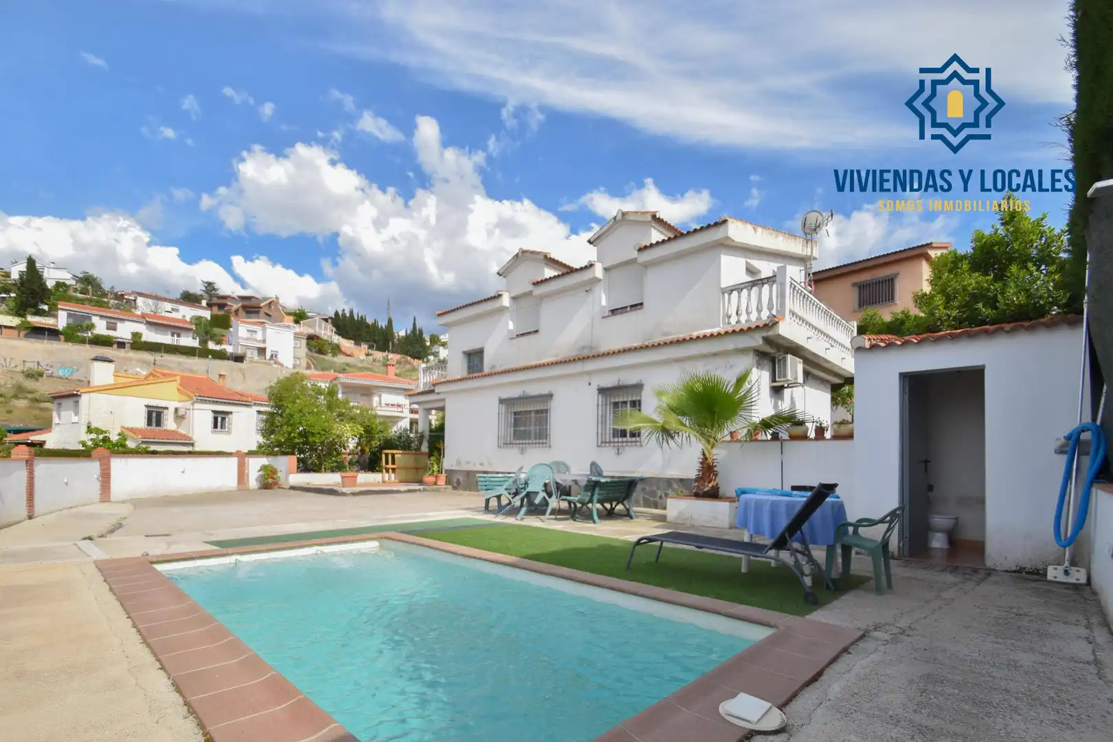 Detached house with pool for sale in Calle de Malacavi