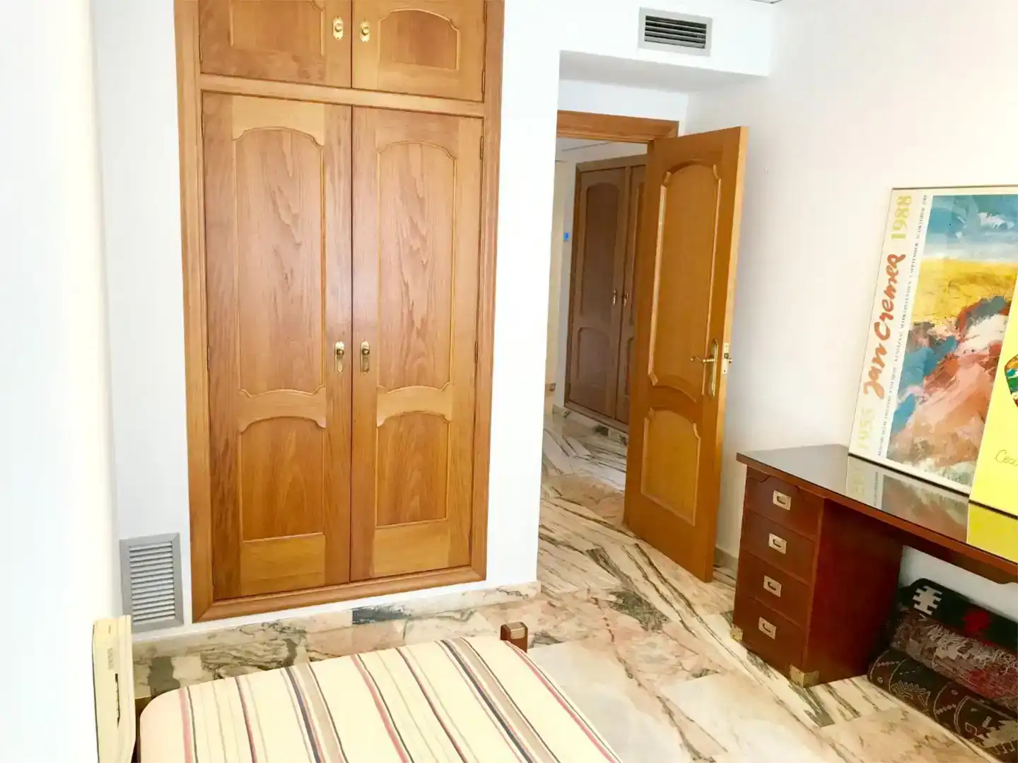 Schlafzimmer von Wohnung zur Miete in Gandia mit Klimaanlage und Balkon