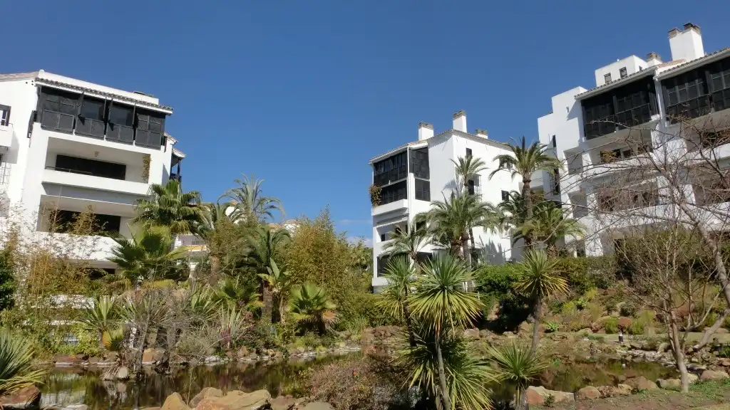Jardín de Piso en venta en Marbella con Terraza, Trastero y Balcón