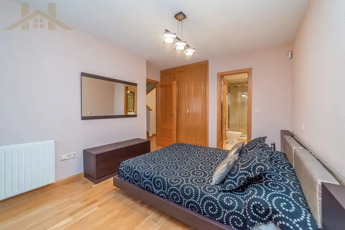 Bedroom of Detached homes for sale in Valdemoro  with Air Conditioner, Heating and Private garden