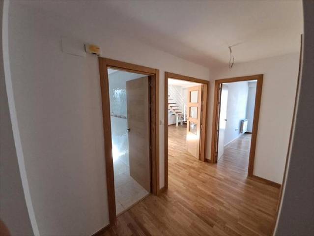 Dúplex en Venta en Estrada de Portugal en Lobios