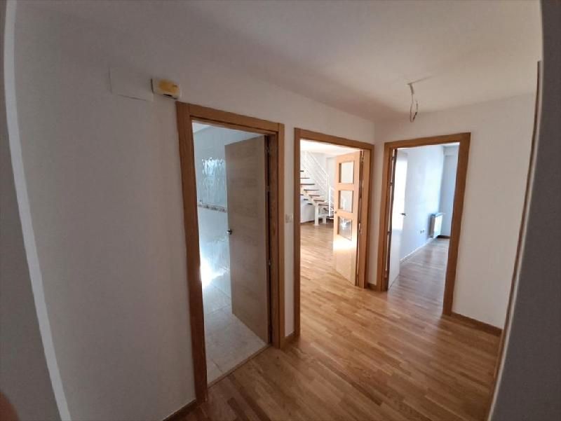 Dúplex en venta en Lobios con Calefacción, Trastero y Alarma