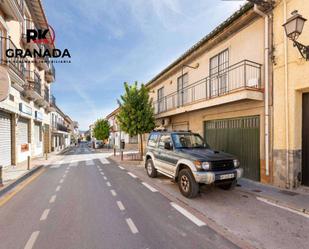 Vista exterior de Casa adosada en venda en La Zubia amb Terrassa