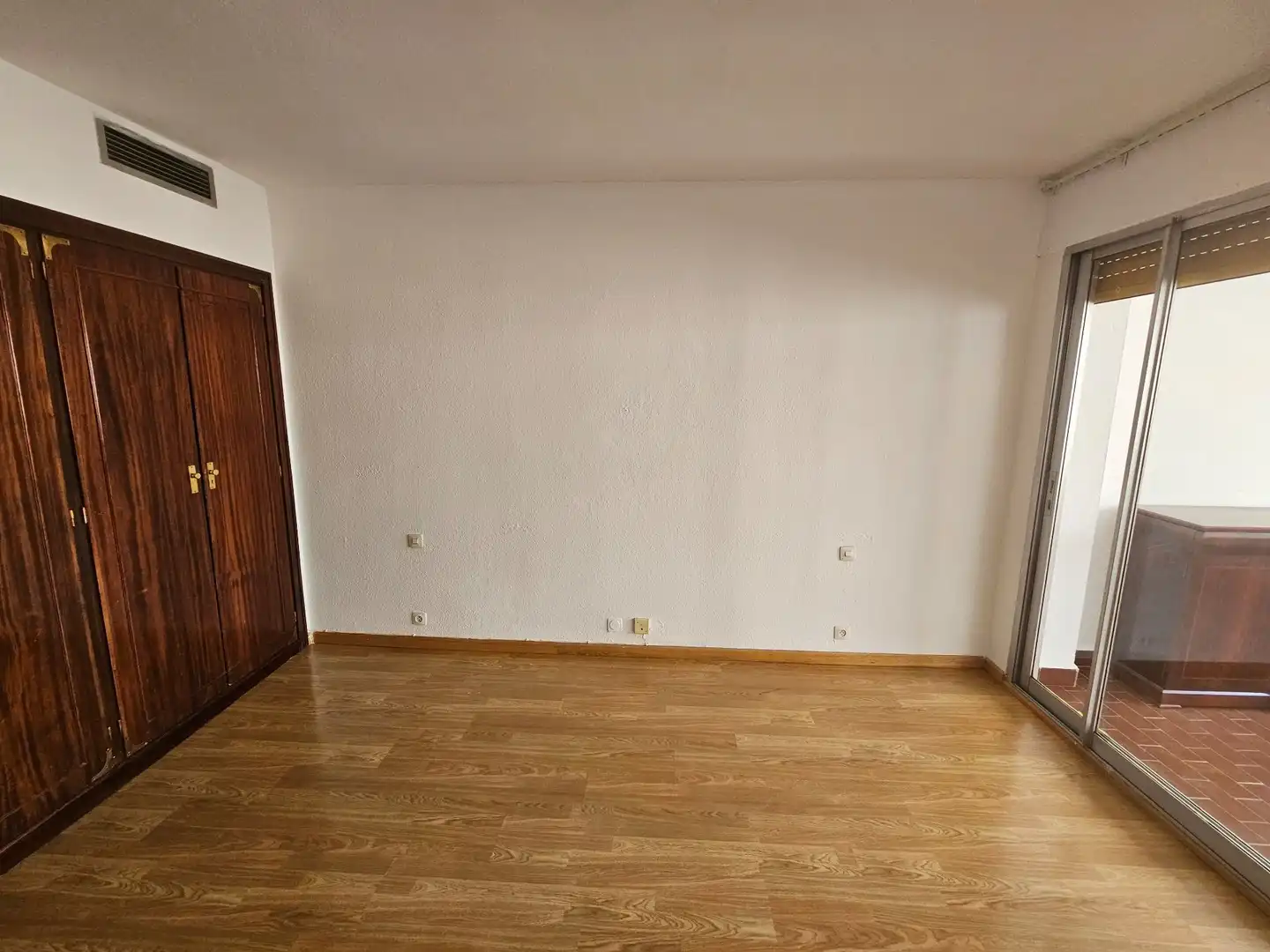 Dormitori de Apartament de lloguer en Madrid amb Aire condicionat, Calefacció i Terrassa