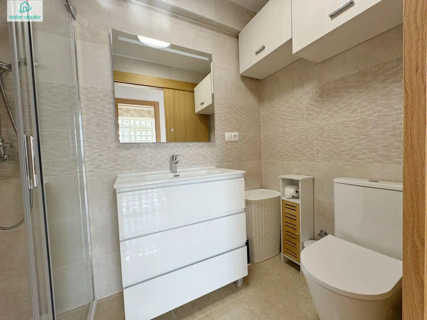 Bathroom of Apartments for rent in El Campello  with Air Conditioner, Terrace and Furnished
