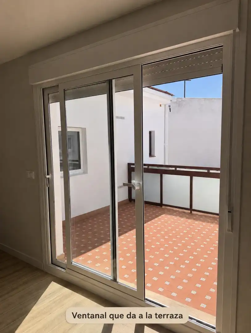 Terrassa de Pis de lloguer en Dos Hermanas amb Terrassa, Moblat i Balcó