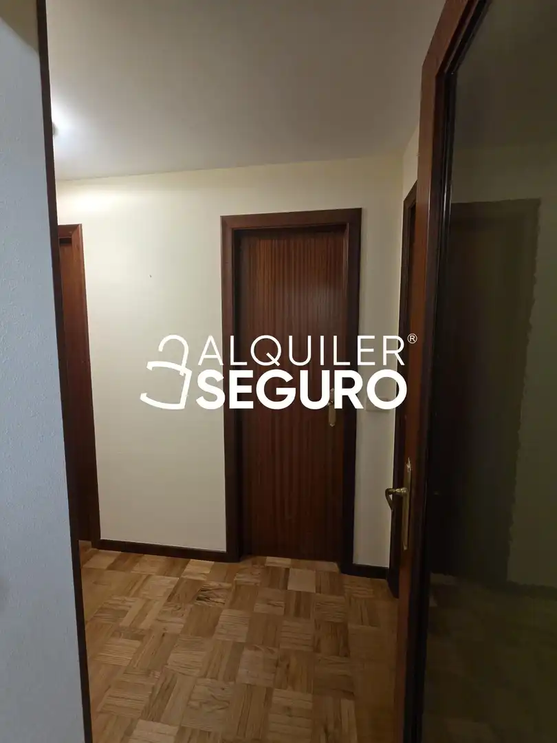 Dormitori de Pis de lloguer en Burgos amb Calefacció, Terrassa i Moblat