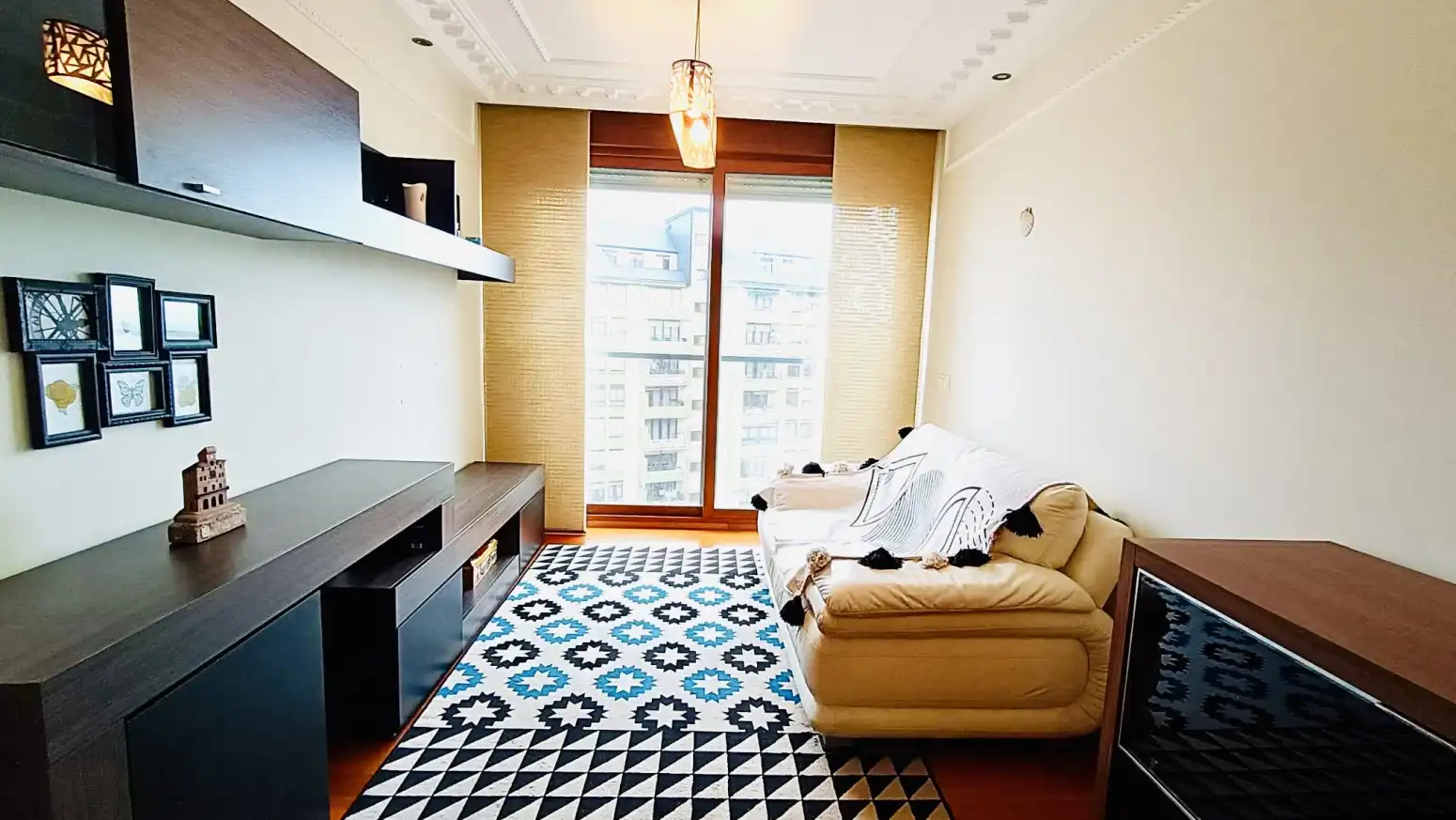 Wohnzimmer von Wohnung zur Miete in El Astillero   mit Heizung, Parkett und Möbliert