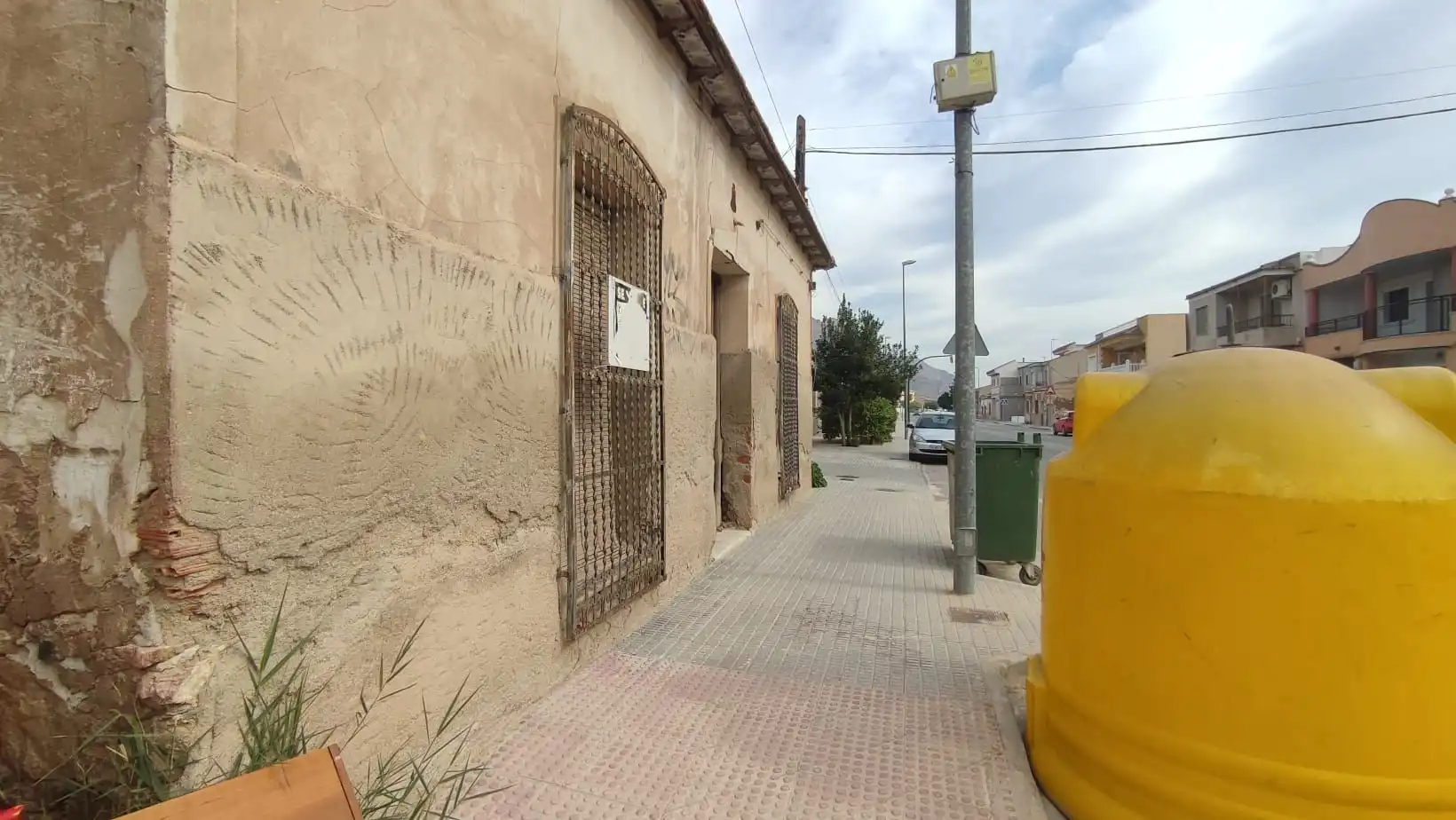 Vista exterior de Finca rústica en venda en Orihuela amb Jardí privat