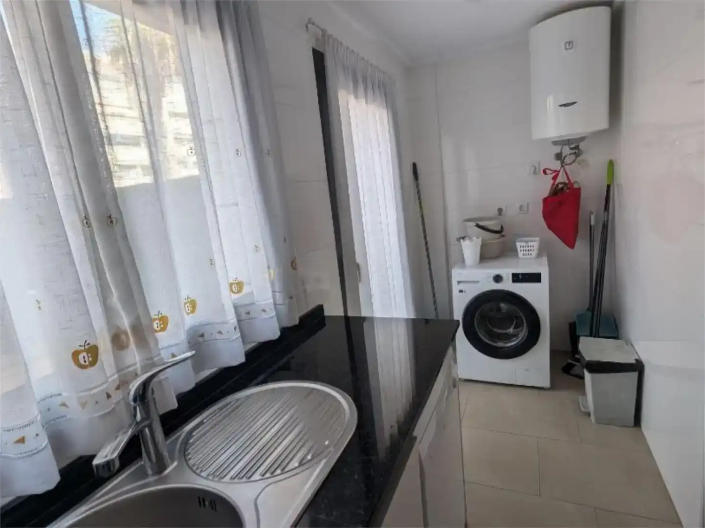 Cuina de Planta baixa de lloguer en Dénia amb Aire condicionat, Piscina i Moblat