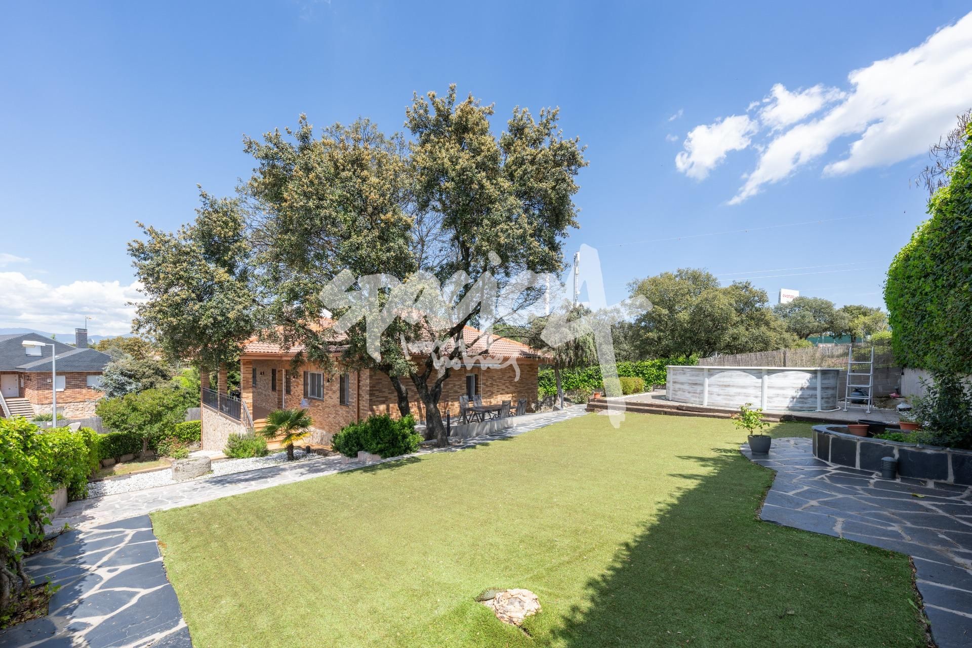 Jardí de Casa o xalet en venda en Colmenarejo amb Calefacció, Jardí privat i Terrassa