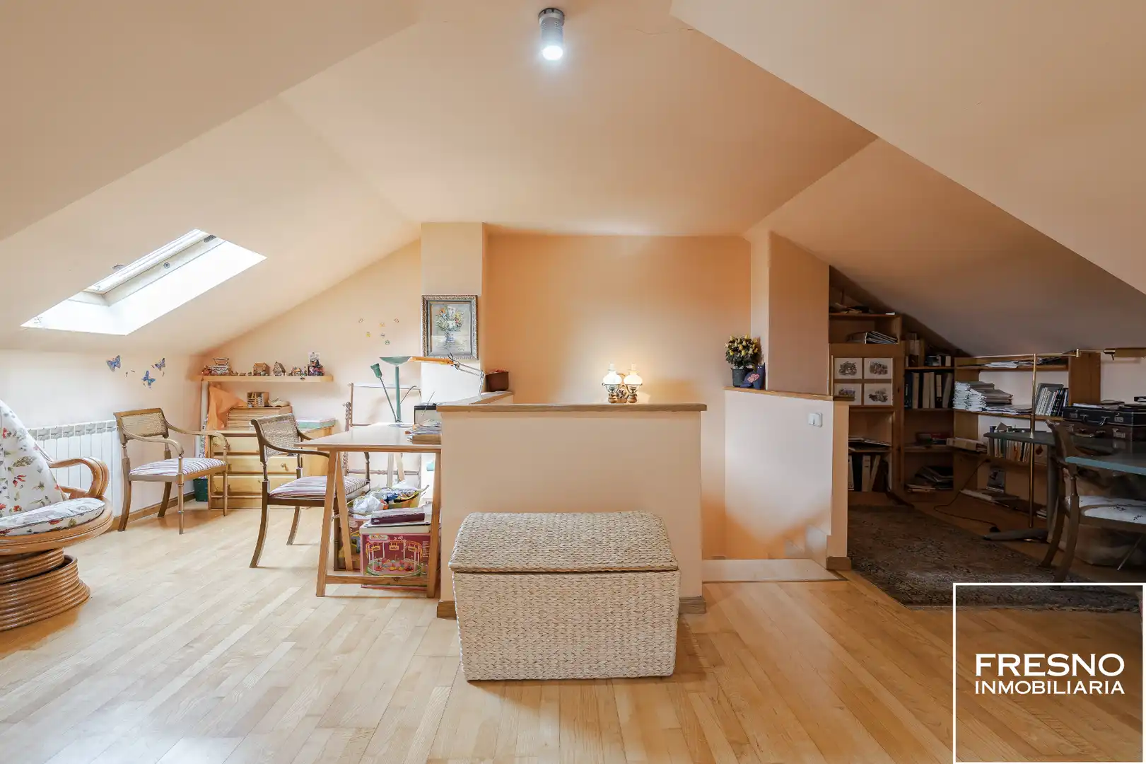 Detached homes for sale in Cobeña  with Air Conditioner, Heating and Private garden