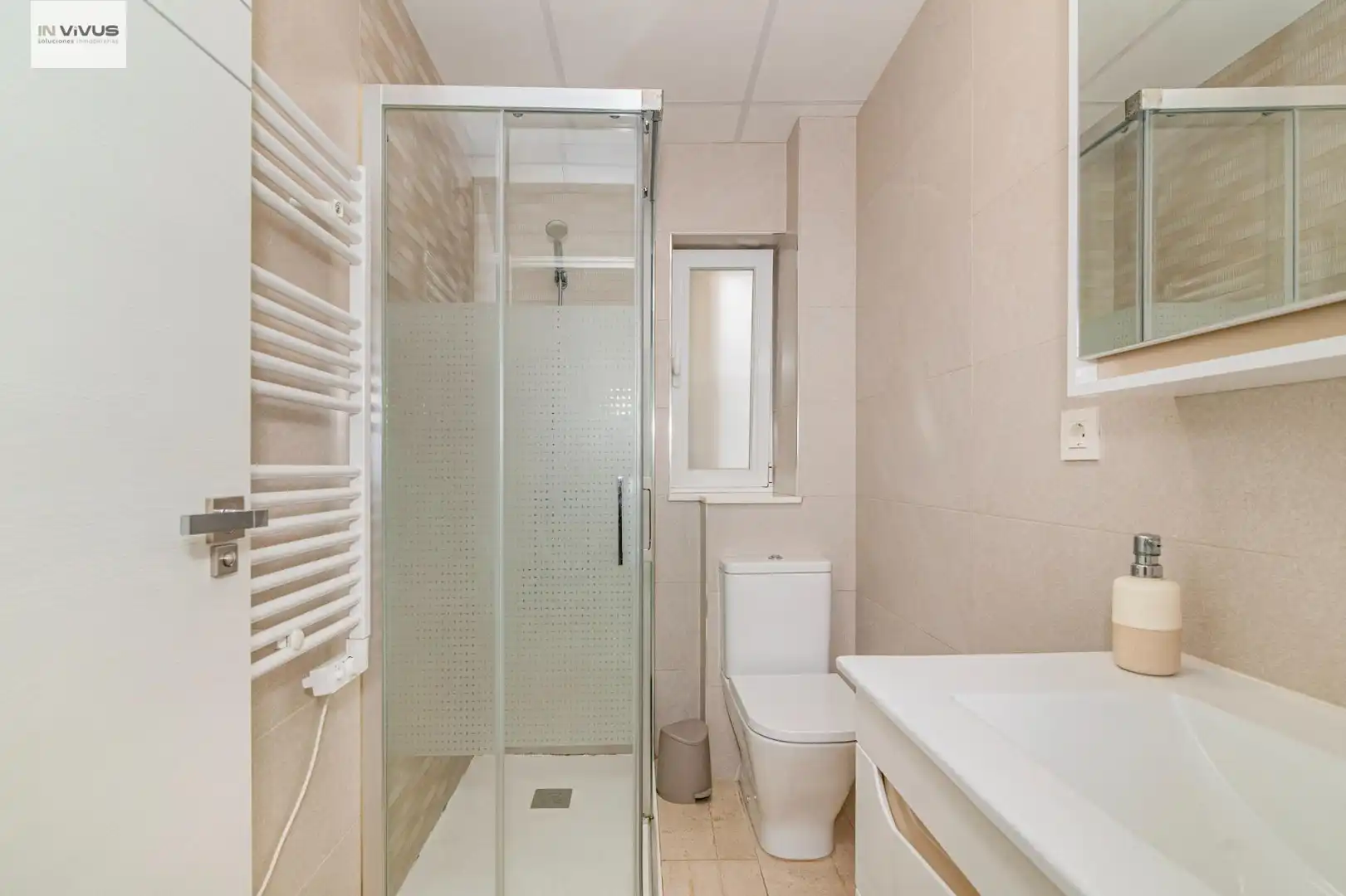 Baño de Piso para compartir en Granada con Aire acondicionado, Calefacción y Terraza