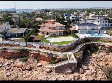 Chalet con piscina en venta en Orihuela Costa
