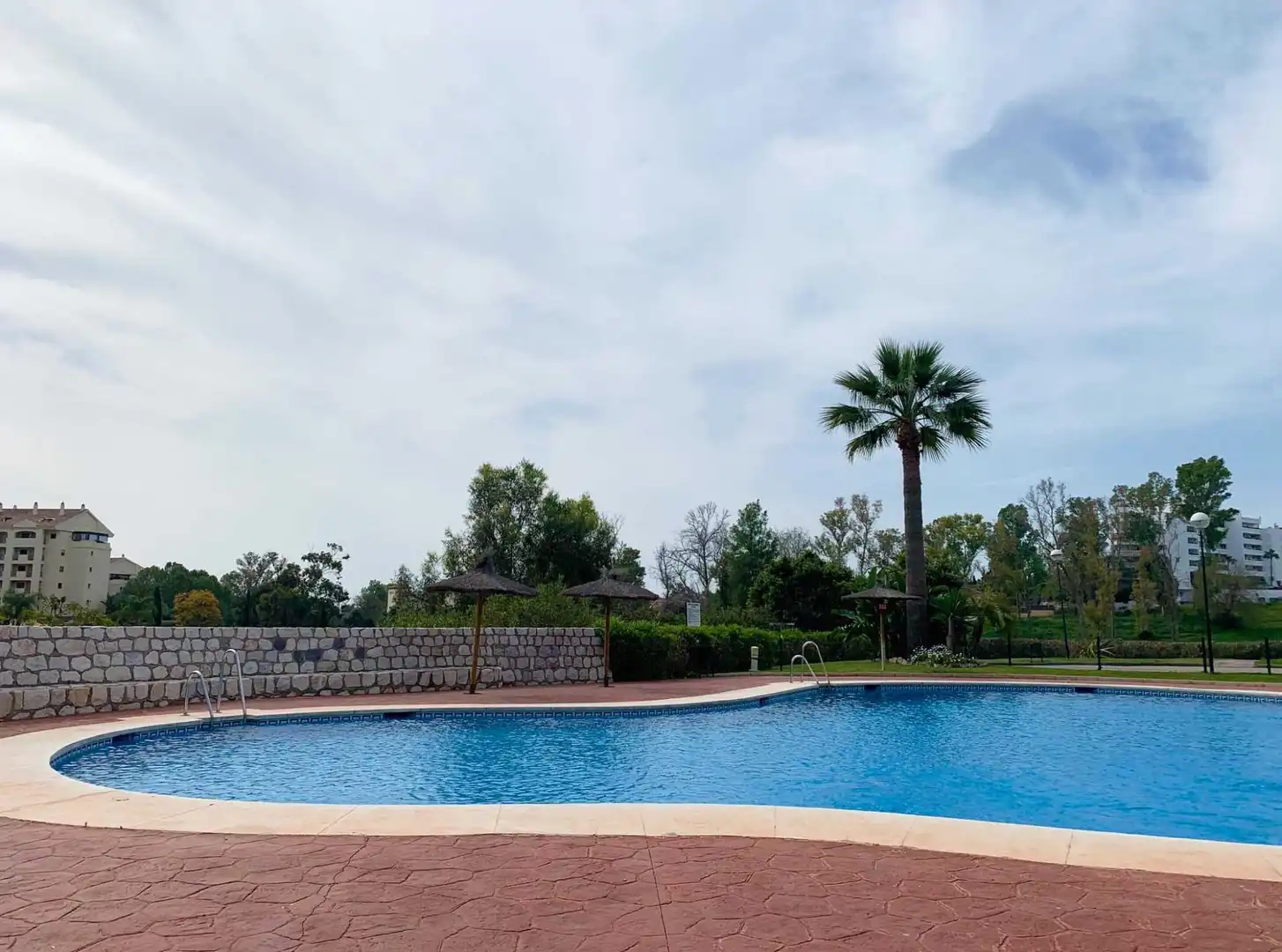 Piscina de Apartamento de alquiler en Marbella con Aire acondicionado, Terraza y Trastero