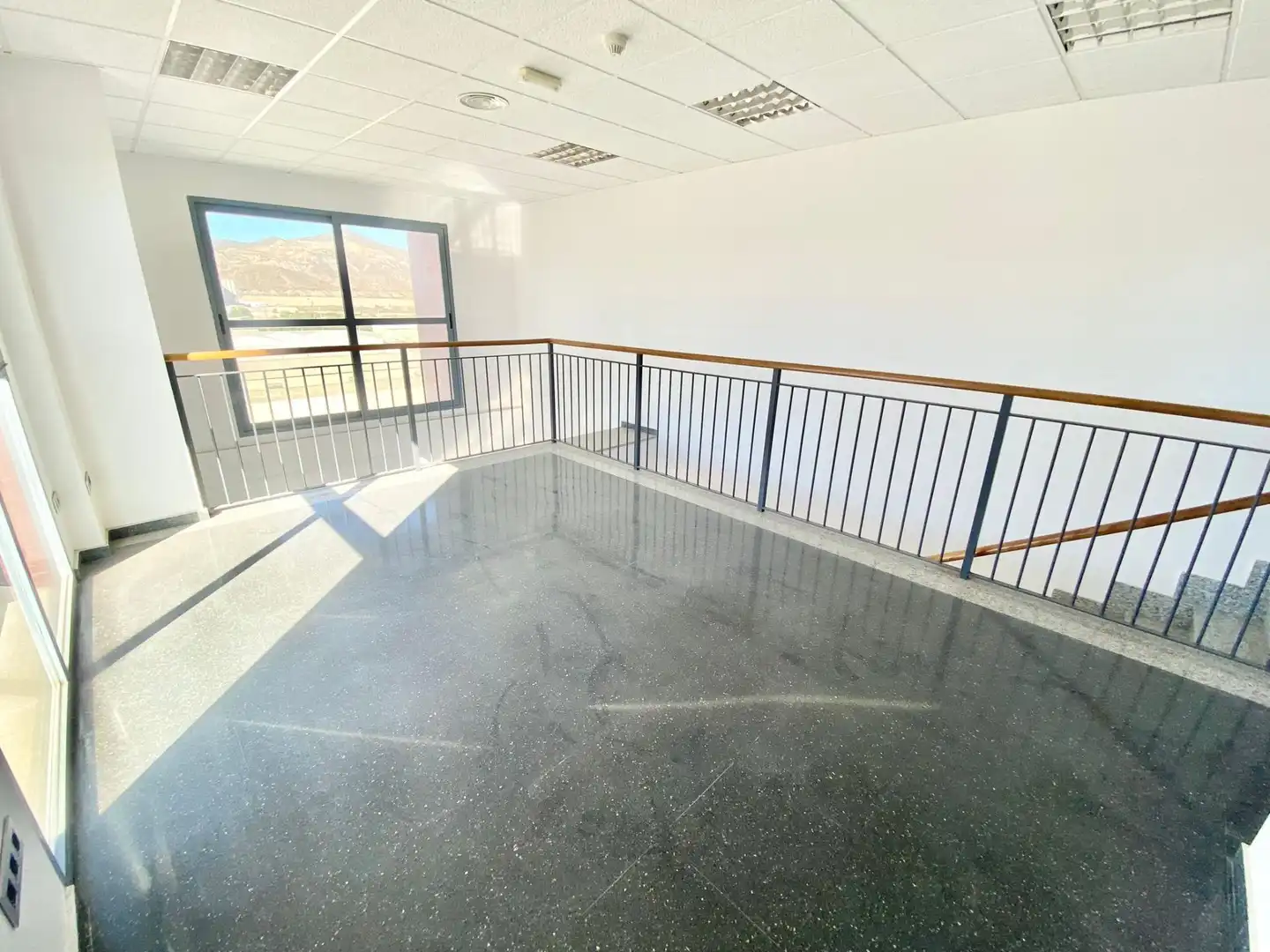 Büro zum Verkauf in Lorca mit Heizung und Terrasse