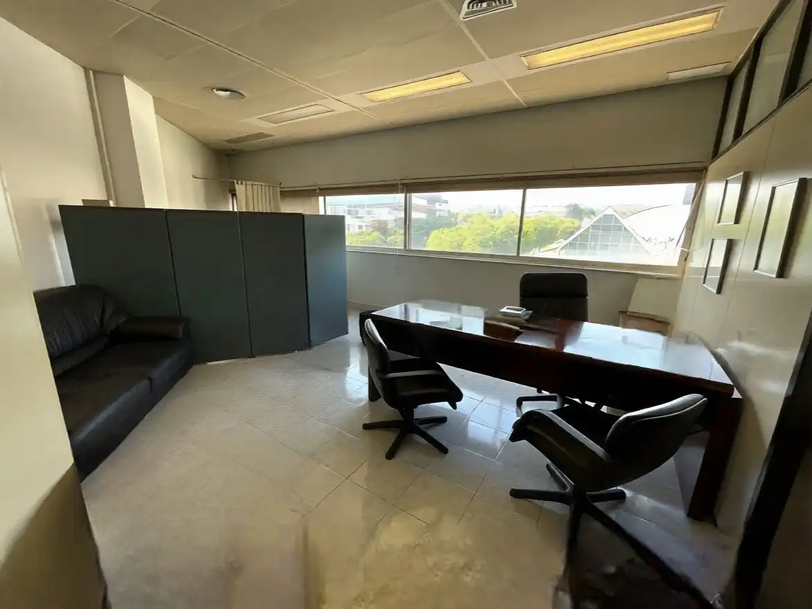 Oficina con ascensor en venta en Avenida de la Torre Blanca 8, imagen 2