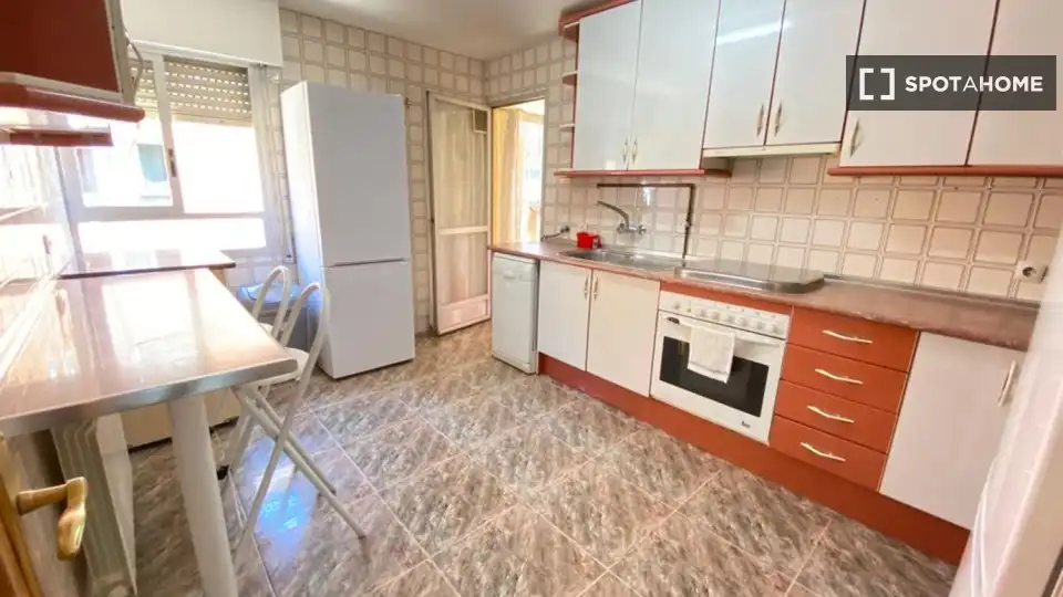 Kitchen of Flat for rent in Madrid  with Air Conditioner, Heating and Furnished