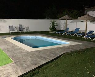 Piscina de Casa o xalet en venda en Chiclana de la Frontera amb Jardí privat, Terrassa i Traster