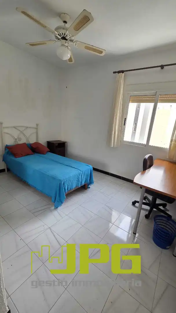 Habitación de Piso en venta en Sant Joan d'Alacant con Amueblado, Horno y Balcón