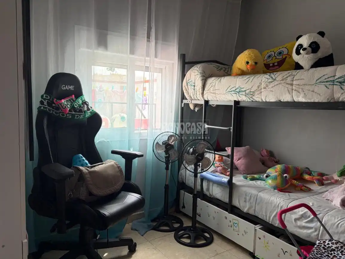 Bedroom of Flat for sale in Sevilla