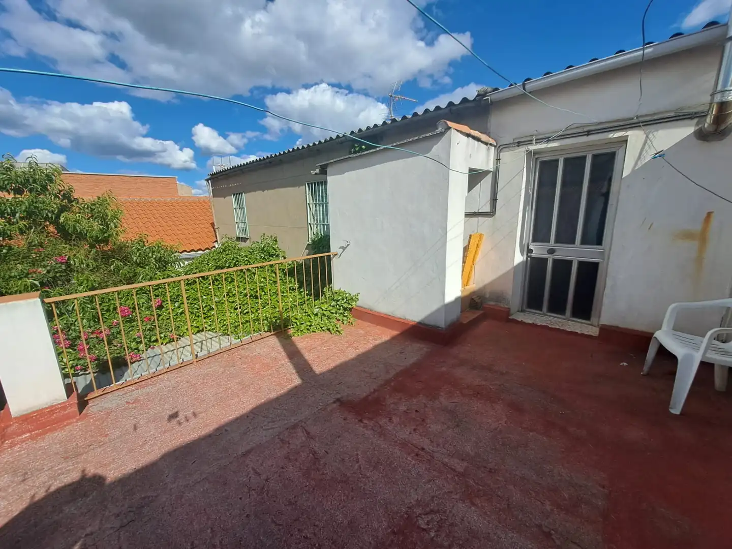 Vista exterior de Casa o xalet en venda en Puertollano amb Calefacció, Terrassa i Traster