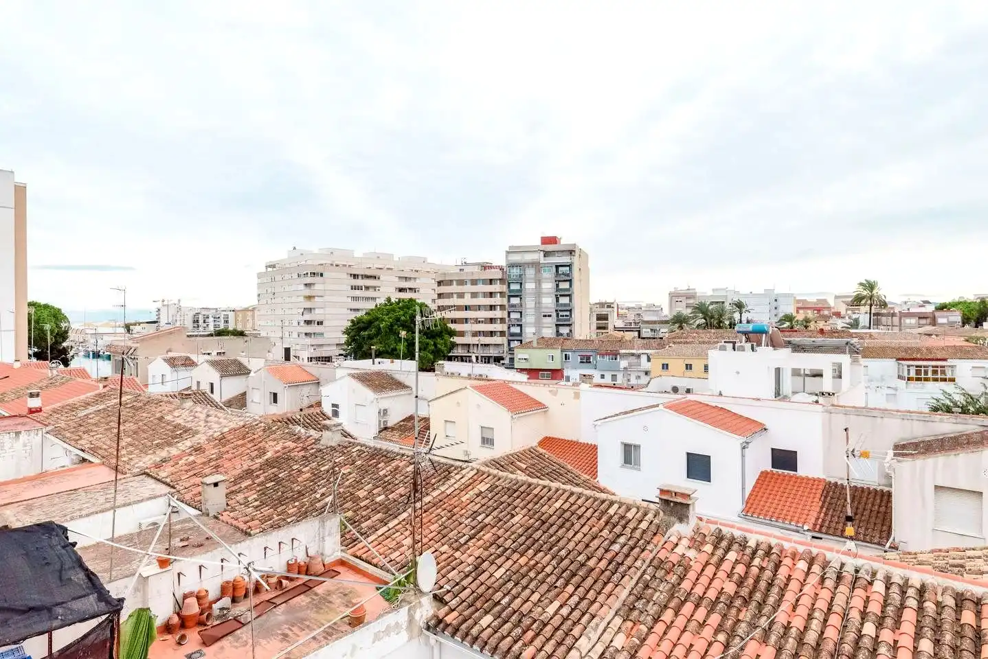 Exterior view of Detached homes for sale in Gandia  with Air Conditioner and Terrace