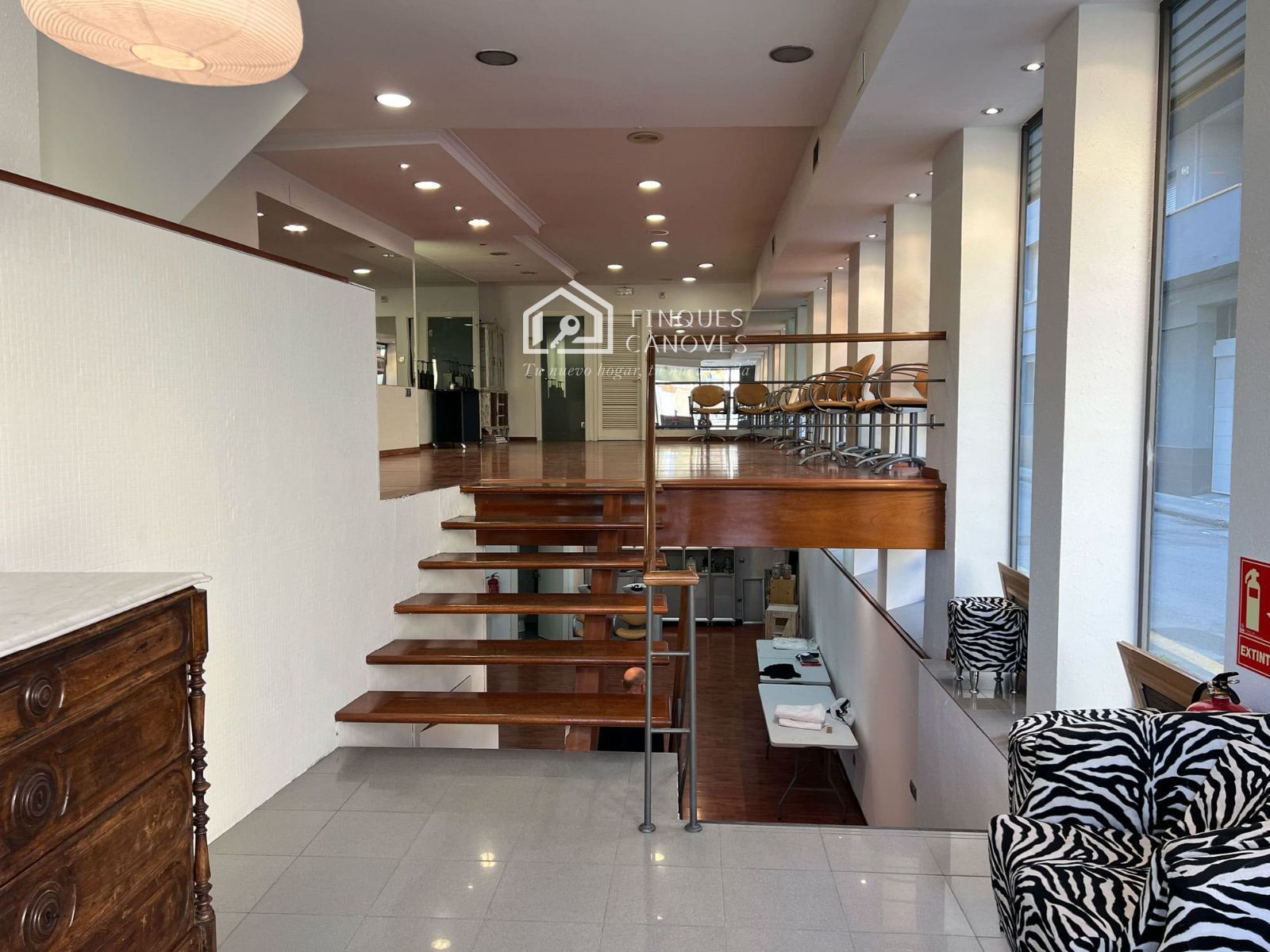 Geschaftsraum zum verkauf in Banyoles mit Klimaanlage, Parkett und Möbliert