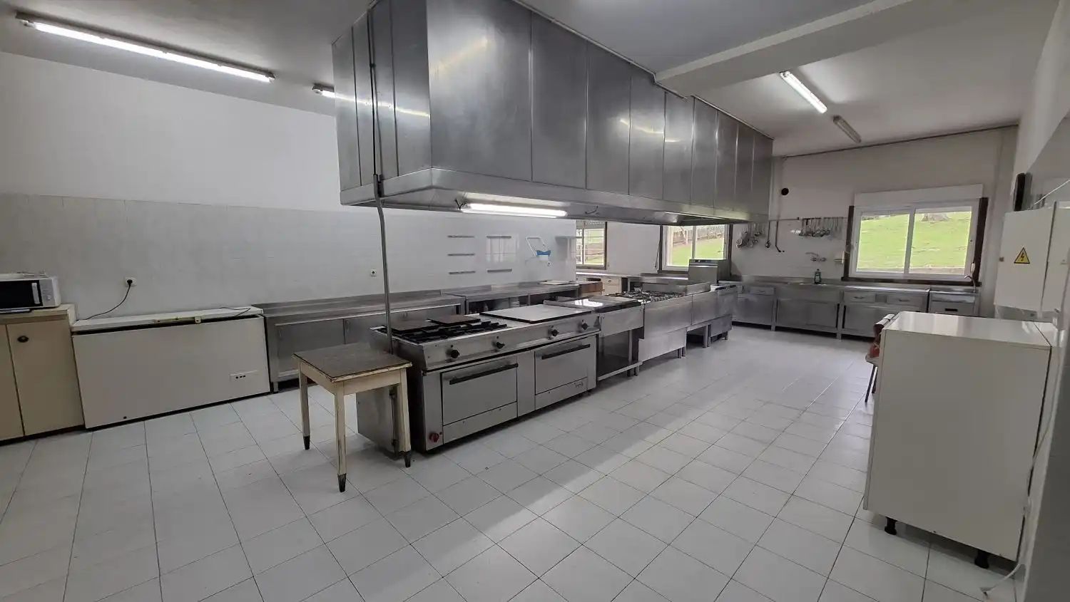 Cocina de Local de alquiler en Abegondo con Amueblado