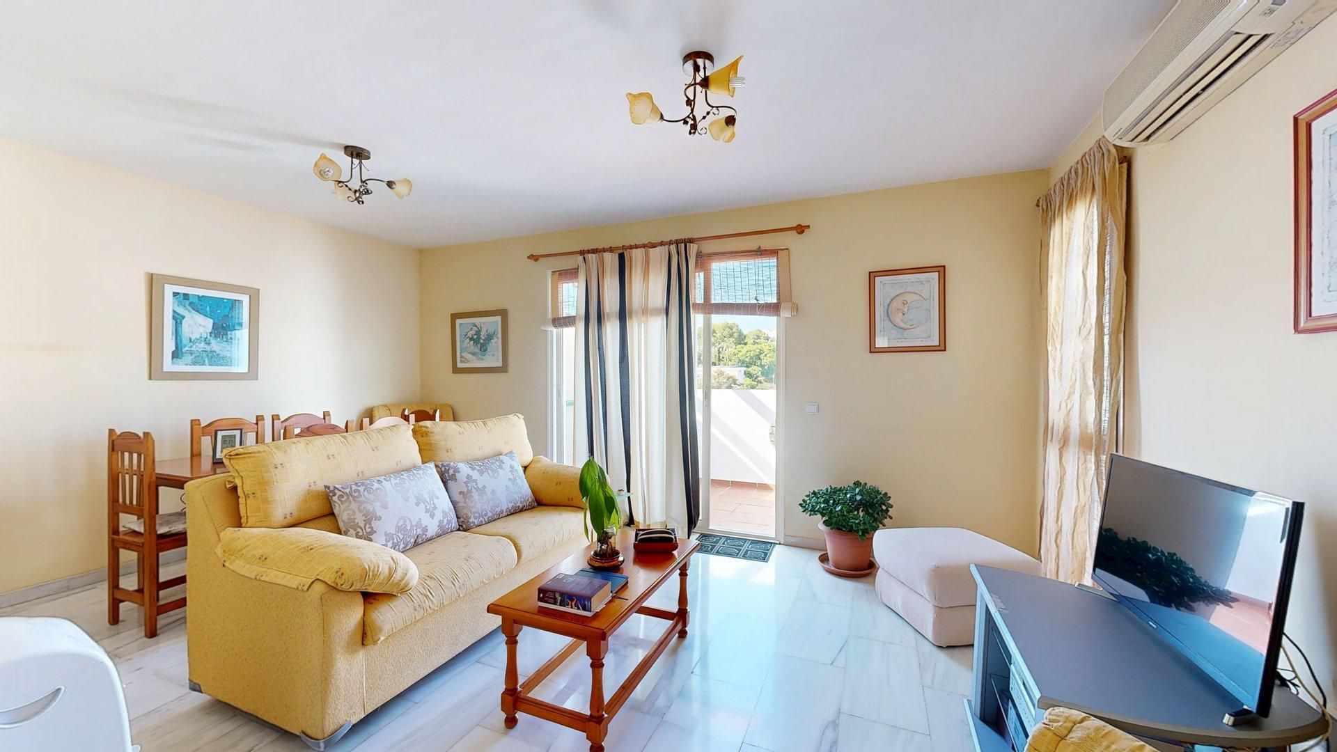 Sala d'estar de Àtic en venda en Mijas amb Terrassa i Piscina comunitària