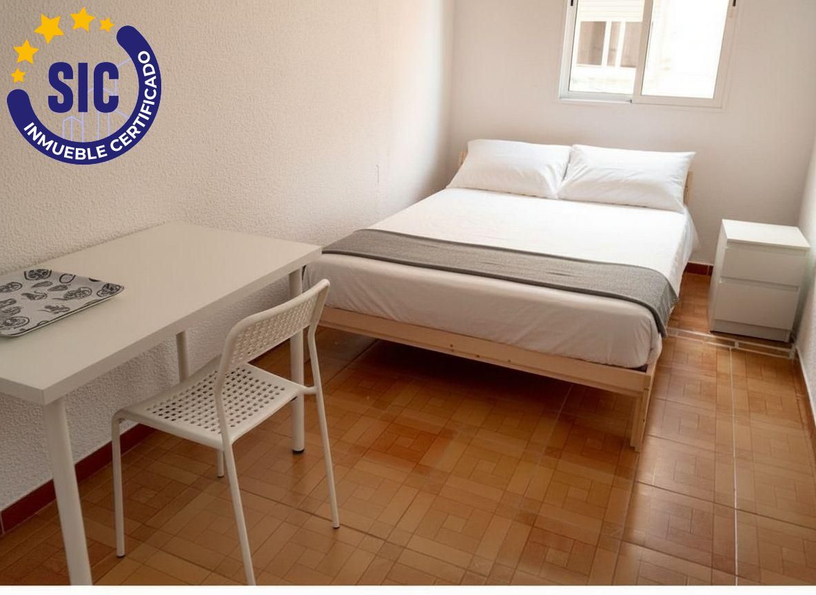 Bedroom of Flat for sale in  Valencia Capital  with Balcony