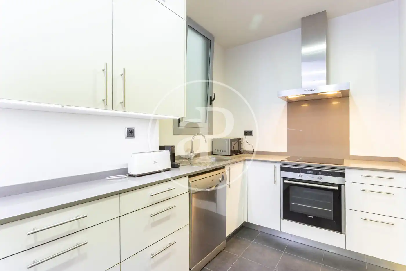 Cocina de Piso de alquiler en Barcelona con Aire acondicionado, Calefacción y Amueblado