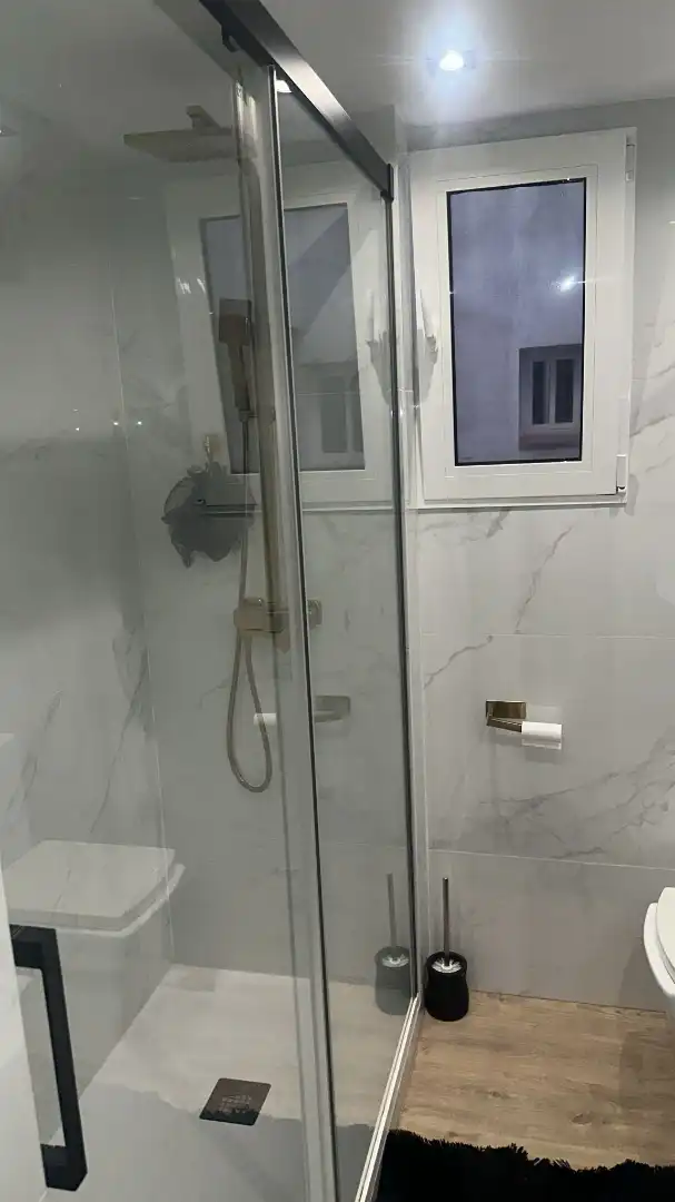 Baño de Piso en venta en Granollers con Aire acondicionado, Amueblado y Horno