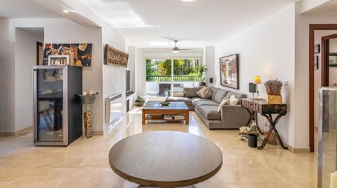 Foto 3 de Apartamento en venta en Calle 17, 26, Guadalmina Baja, Málaga