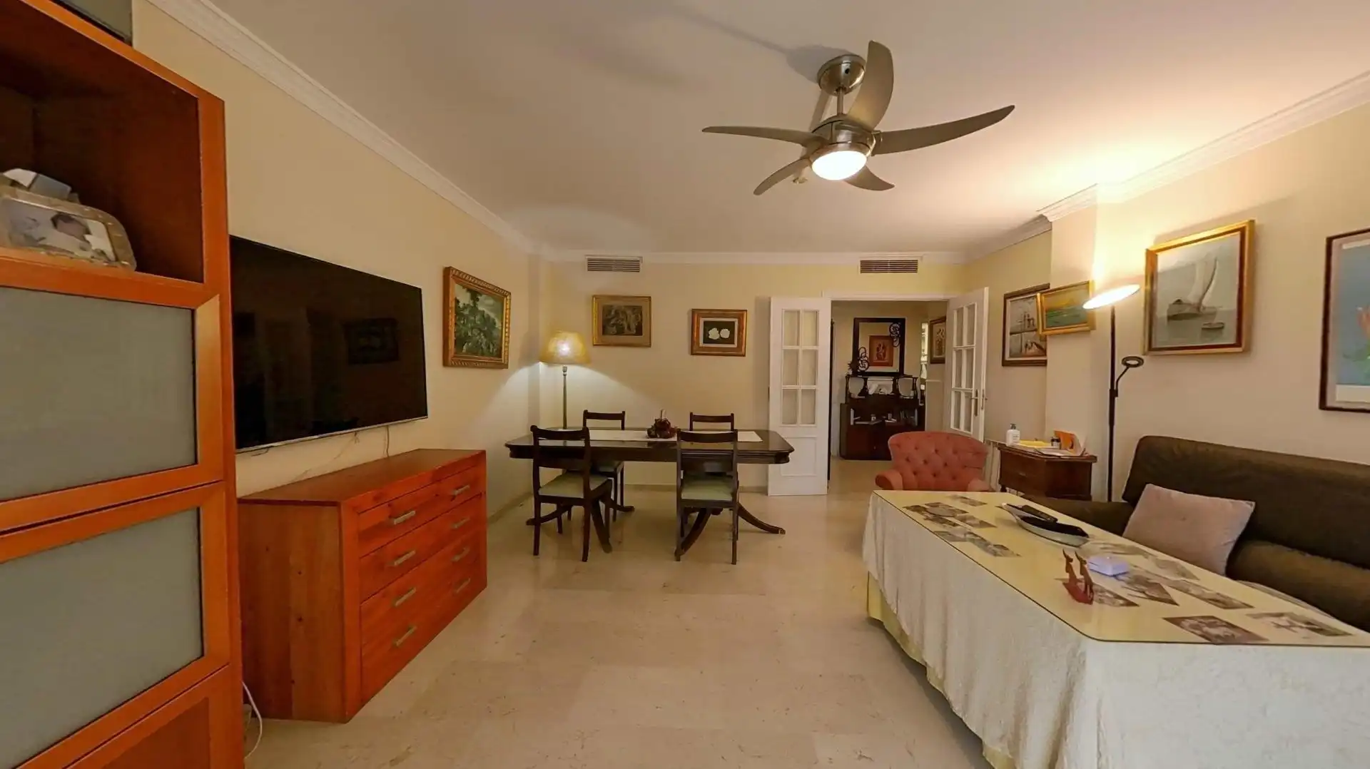 Wohnzimmer von Wohnung zum Verkauf in Málaga mit Klimaanlage, Privatgarten und Terrasse