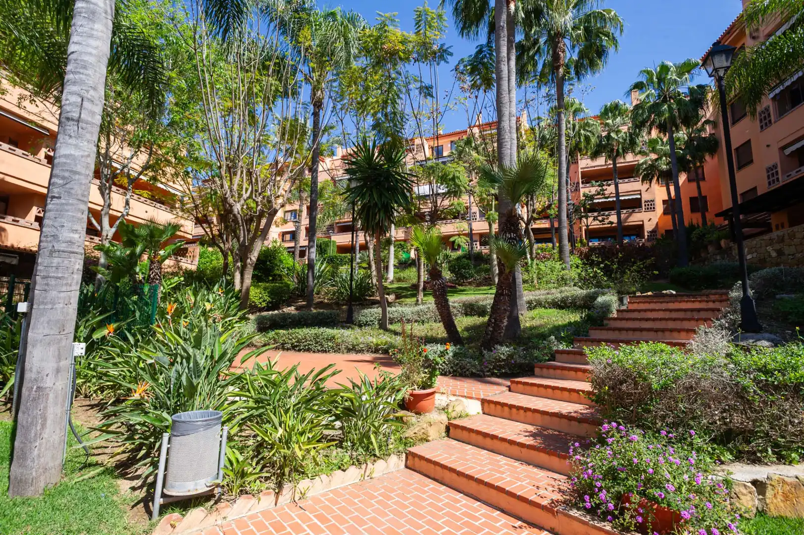 Jardín de Apartamento en venta en Marbella con Aire acondicionado, Terraza y Horno